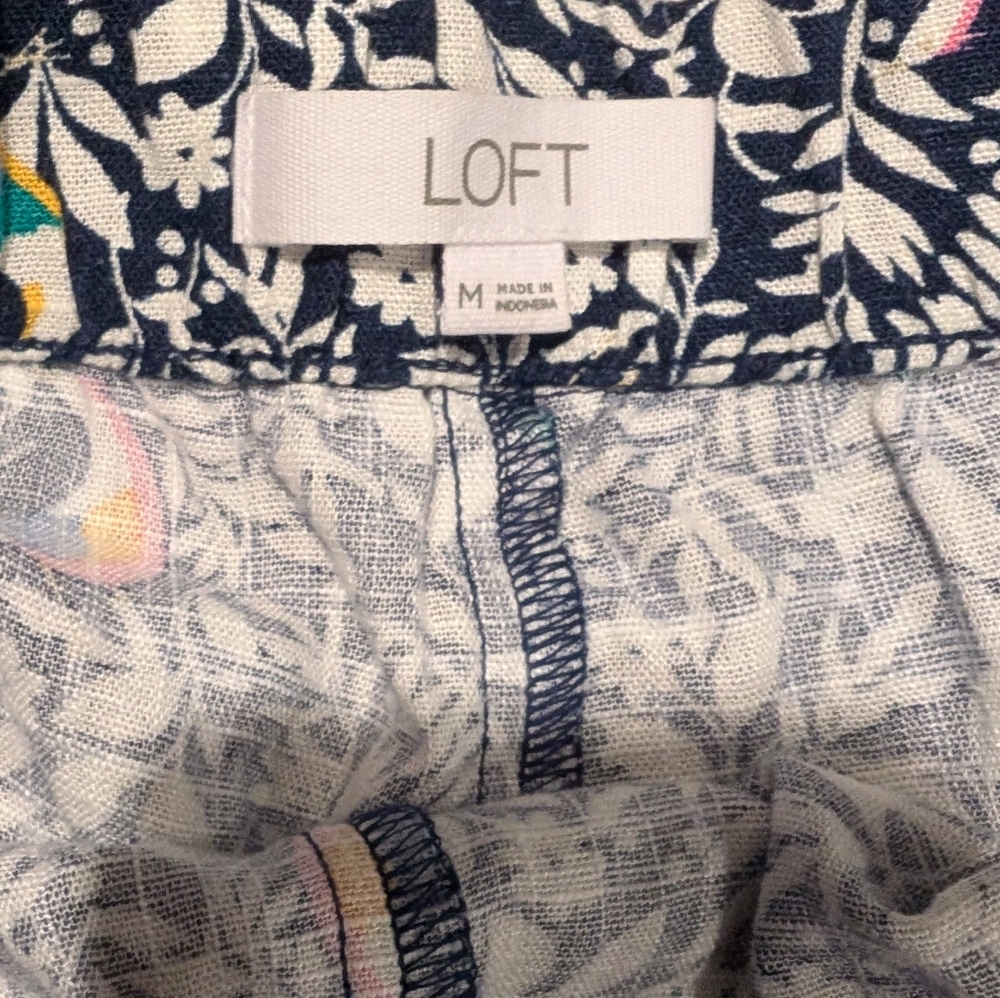 LOFT Tropical Shorts Loose Fit and Flowy - Picture 3 of 7